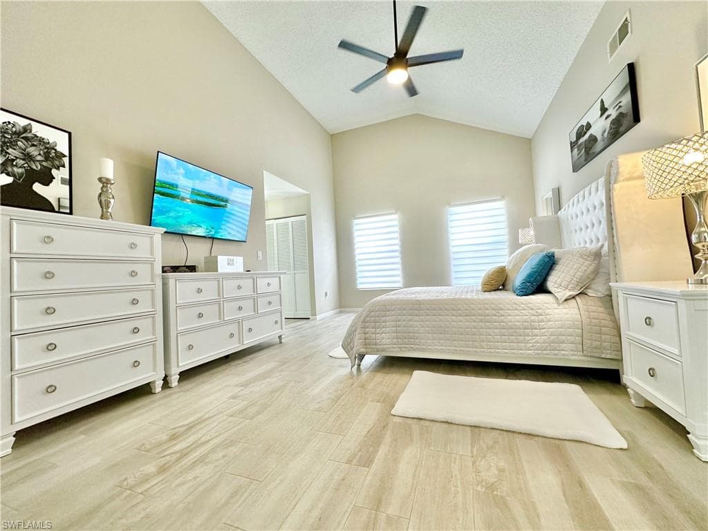 3639 Kent DR-27