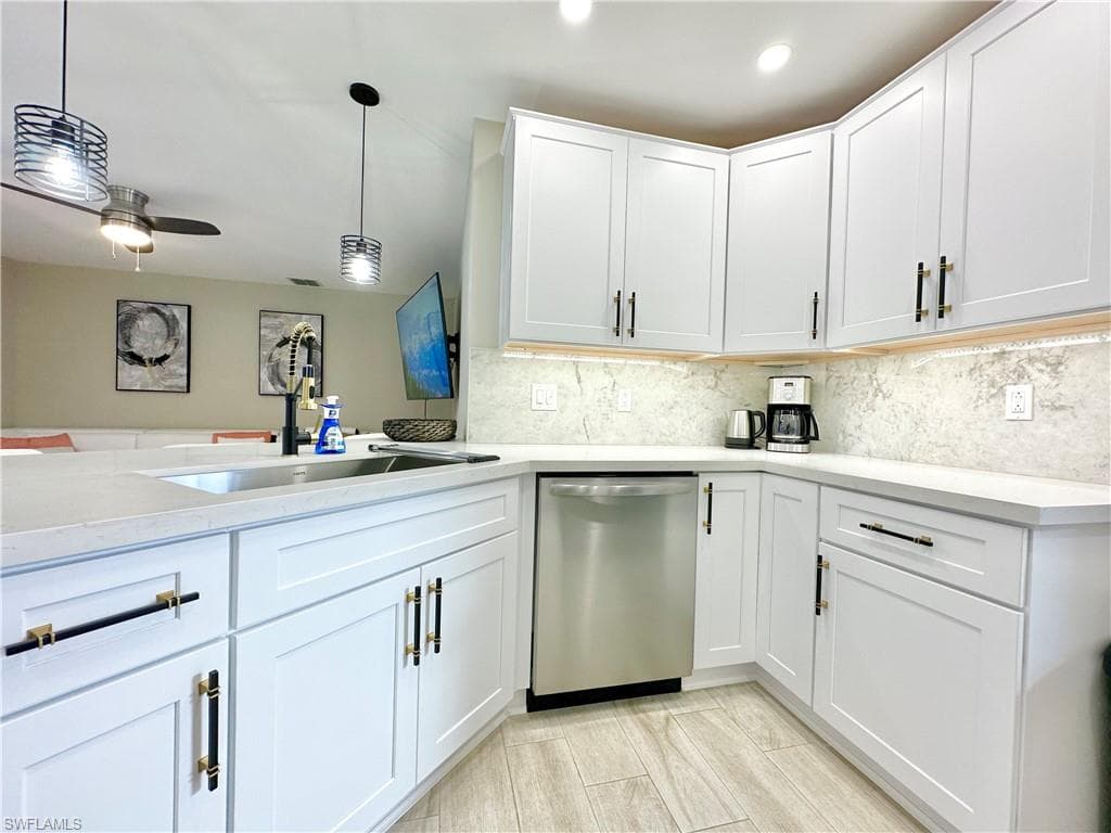 3639 Kent DR-16