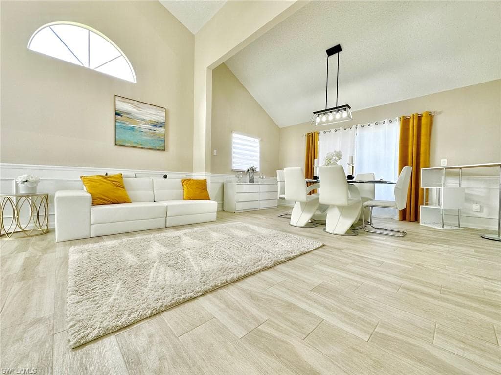 3639 Kent DR-9