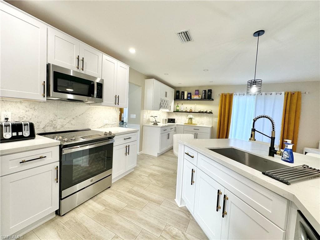 3639 Kent DR-15