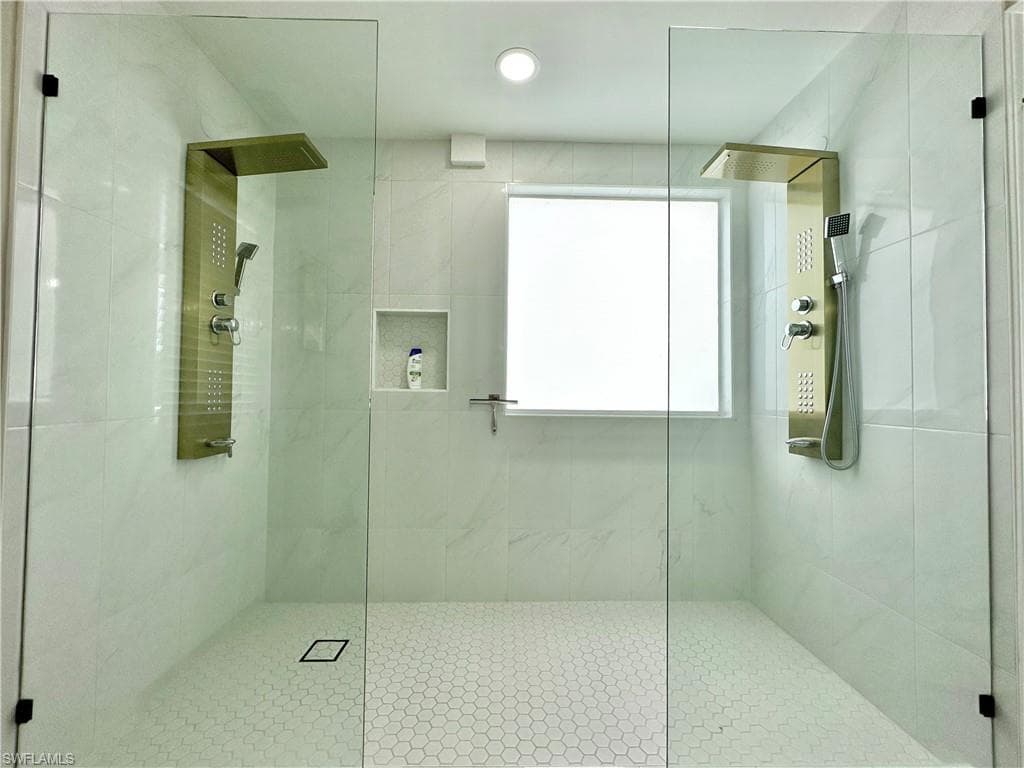 3639 Kent DR-31