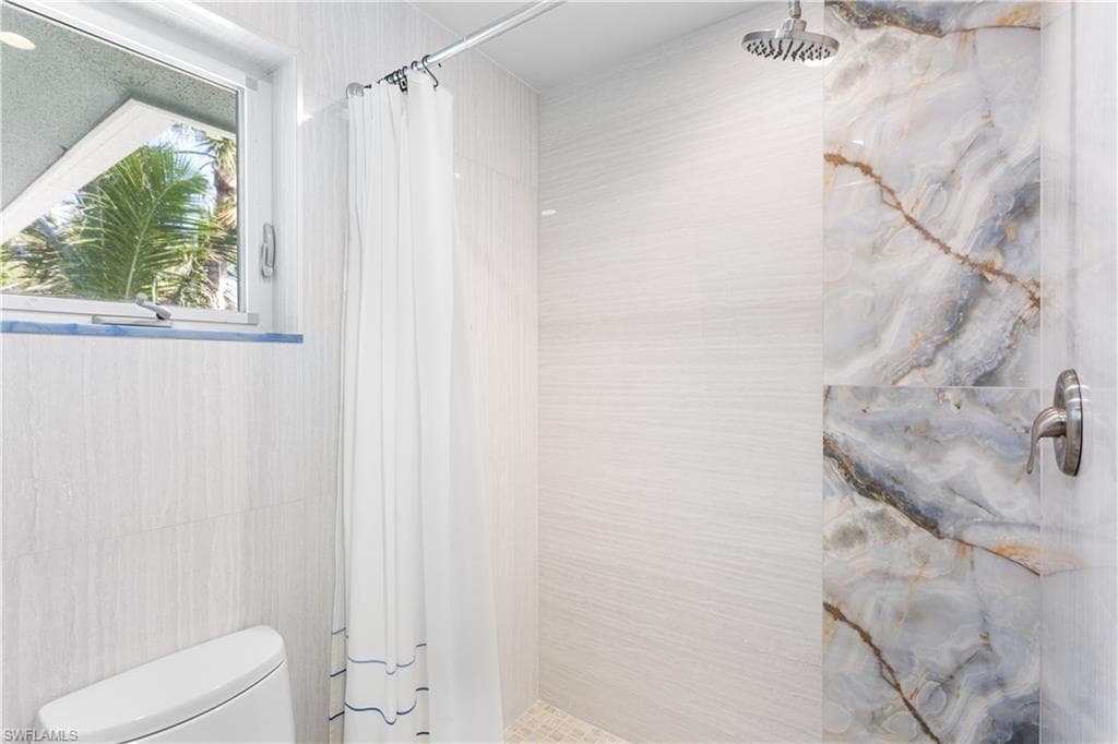 240 Southwinds DR-22