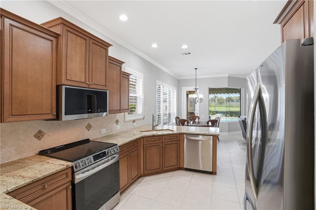 6039 Fairway CT-12