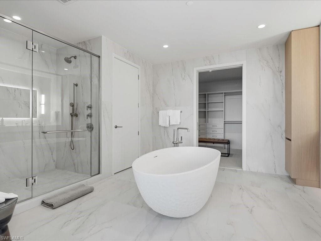 5100 Seagrass BLVD 306-33