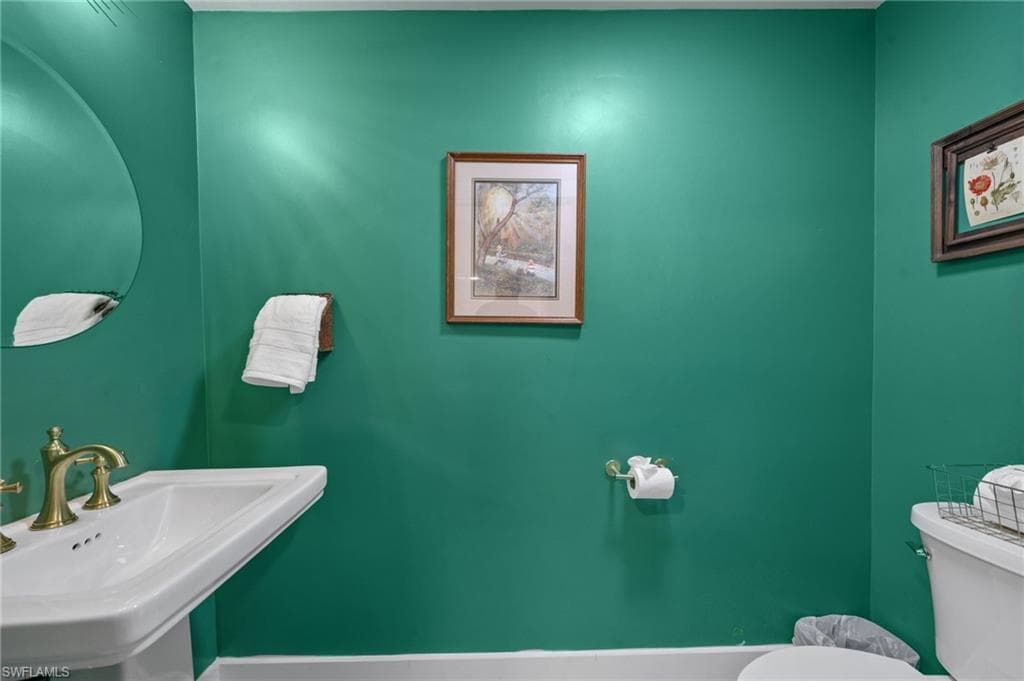 2647 Michigan AVE-32