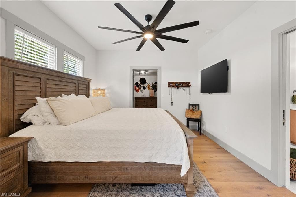 2647 Michigan AVE-21