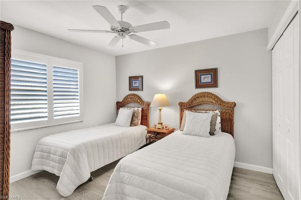 9820 Alhambra LN-12