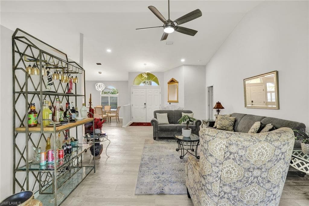 9820 Alhambra LN-7