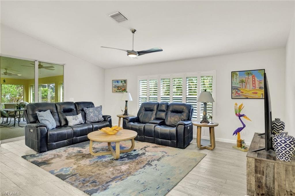 9820 Alhambra LN-5