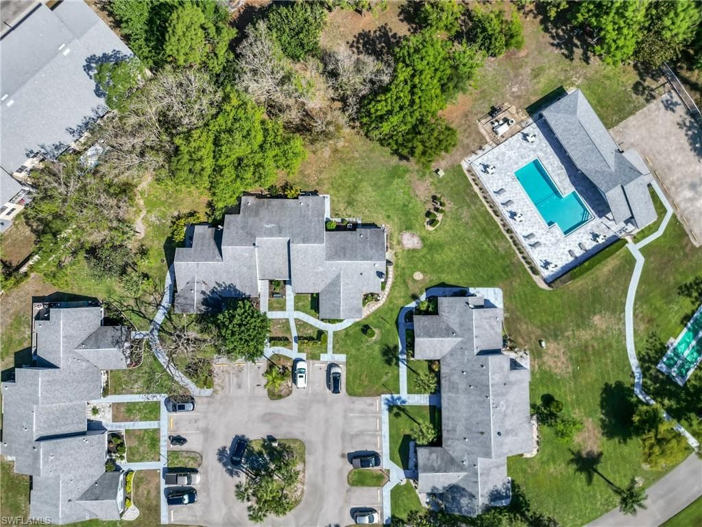10438 Lakeport CT-27