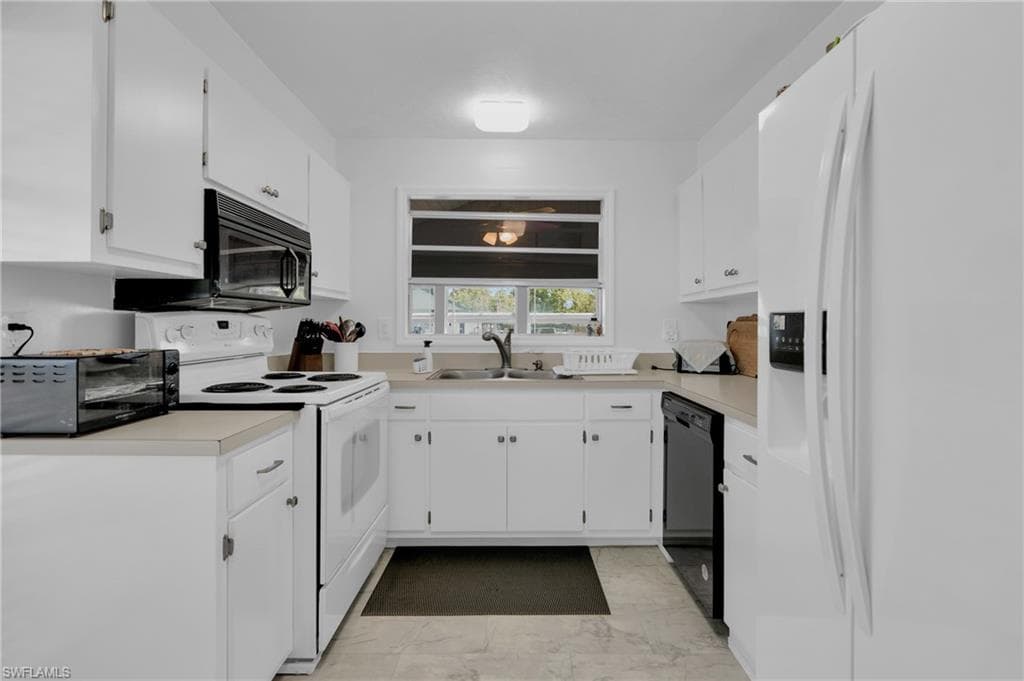 10438 Lakeport CT-13