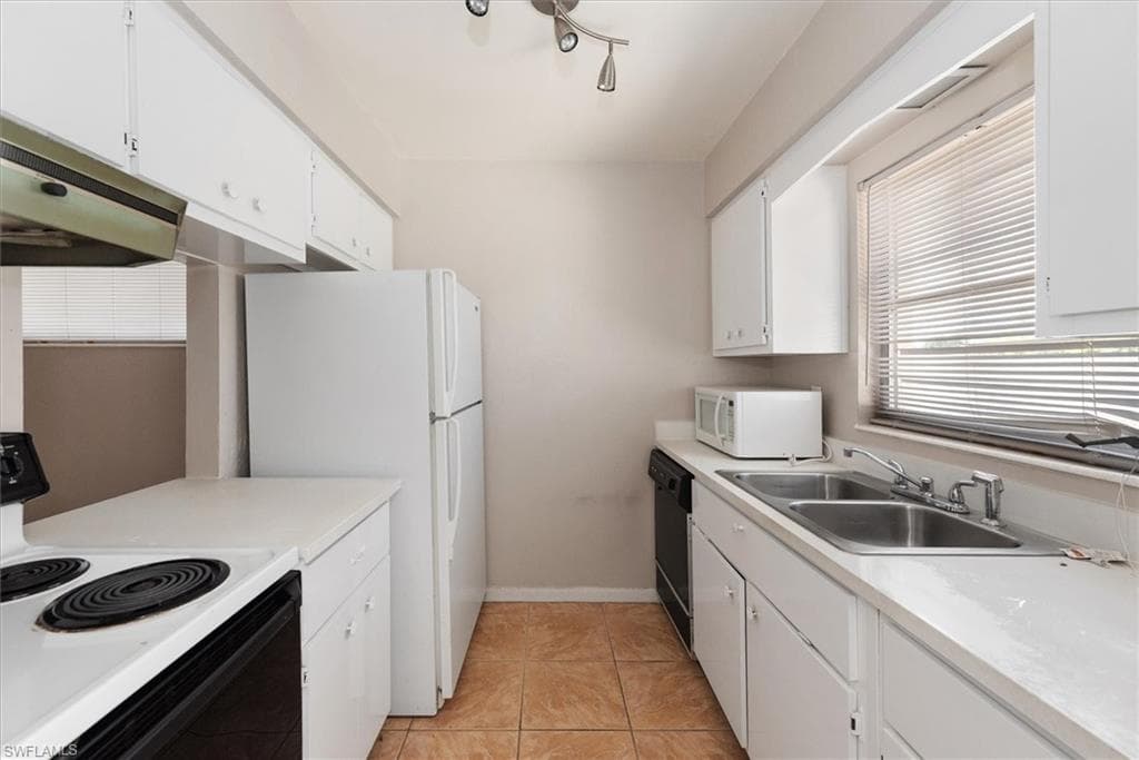 712 Joel BLVD-8