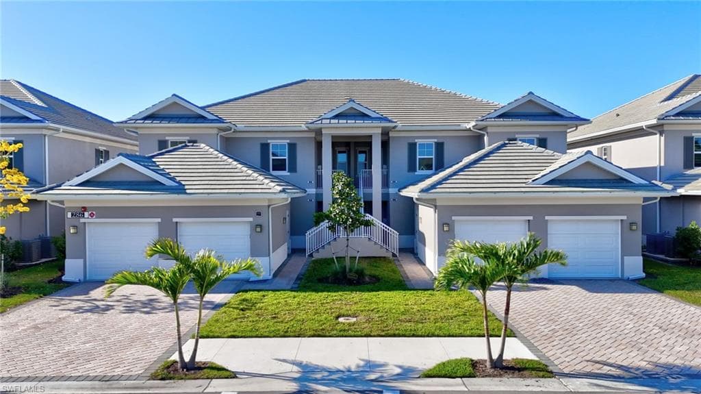 286 Indies DR E 202-1
