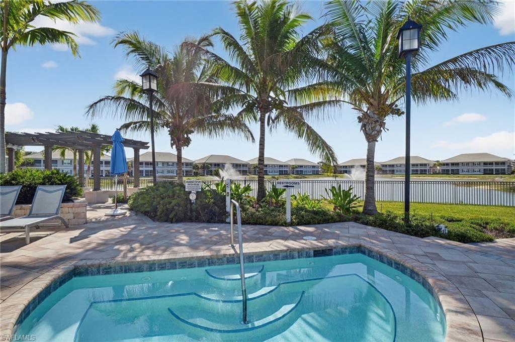 286 Indies DR E 202-33