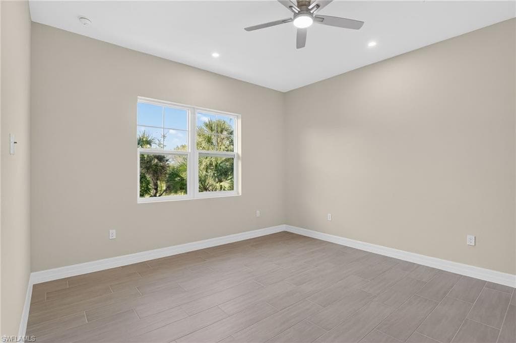 286 Indies DR E 202-8