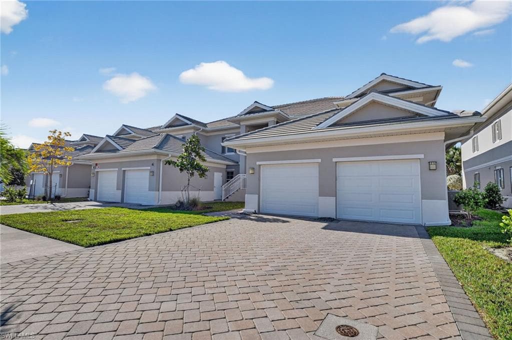 286 Indies DR E 202-21