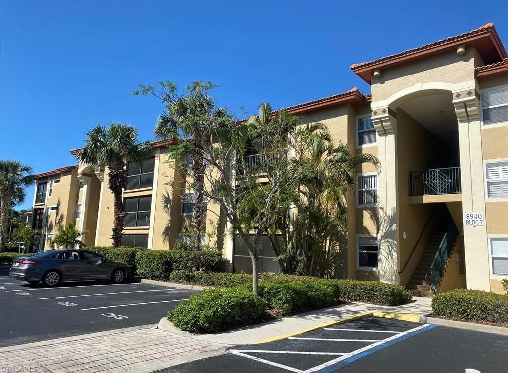 8930 Colonnades CT E 627-1