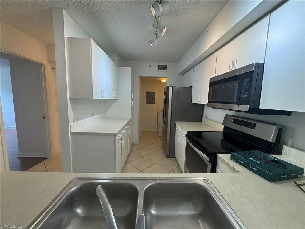 8930 Colonnades CT E 627-4