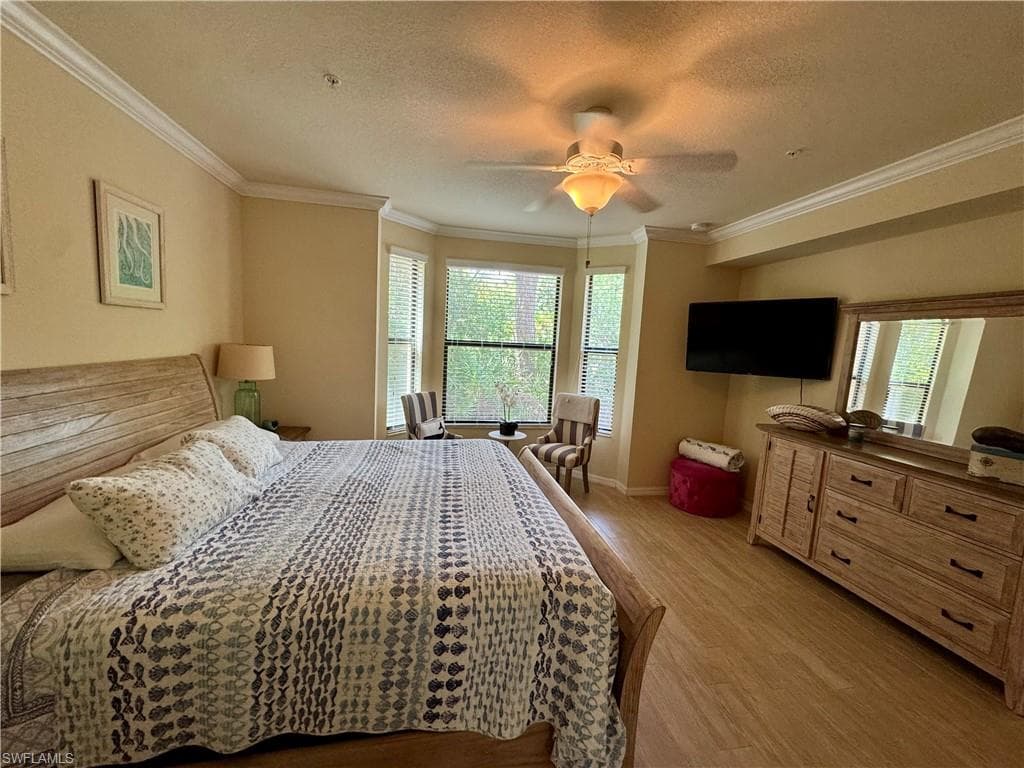 13761 Julias WAY 311-17