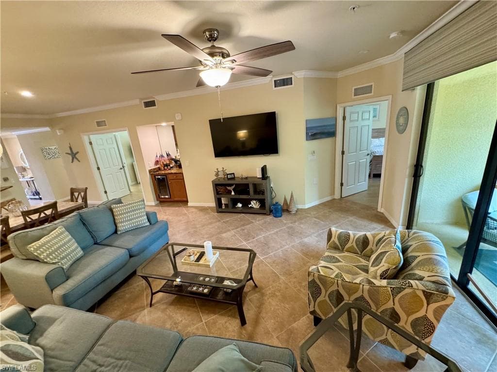 13761 Julias WAY 311-11