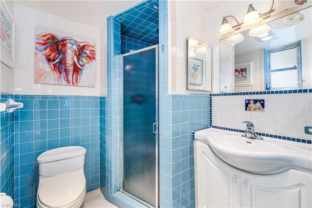 4216 4th PL 12-11
