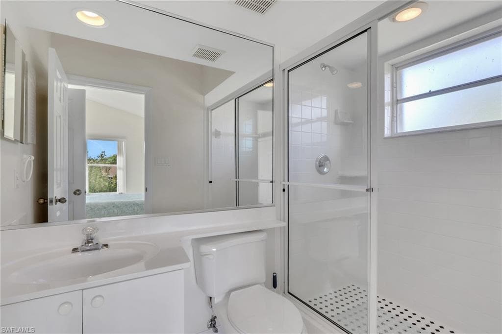 3588 Corinthian WAY-23