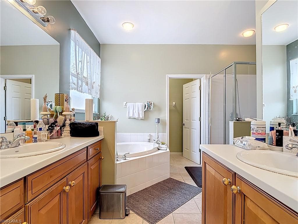 12596 Ivory Stone LOOP-18