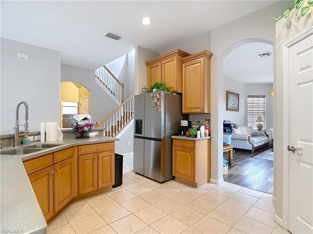 12596 Ivory Stone LOOP-31