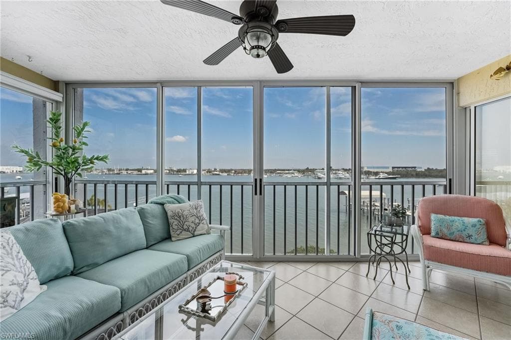 345 Mango ST 401-22