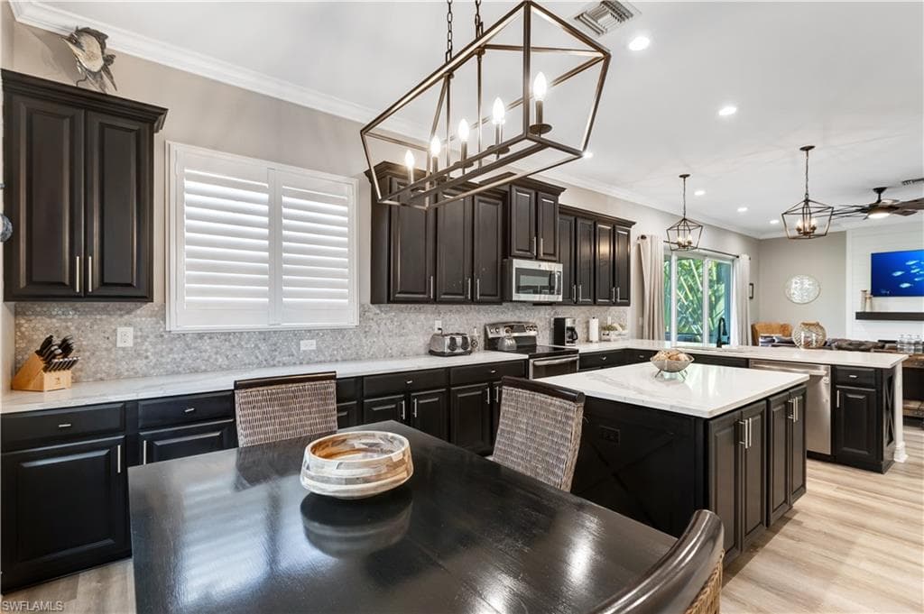 3061 Scarlet Oak PL-16