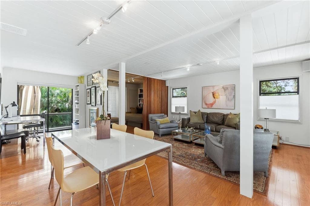 1702 Hill AVE-13