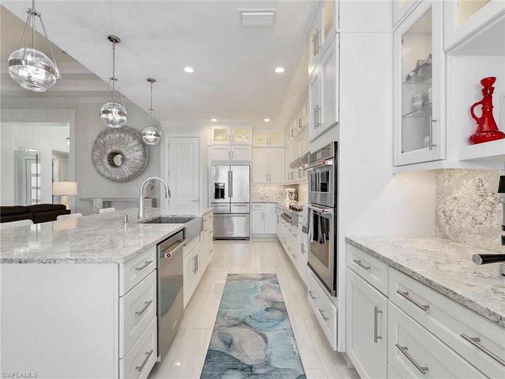 9257 Cayman DR-15