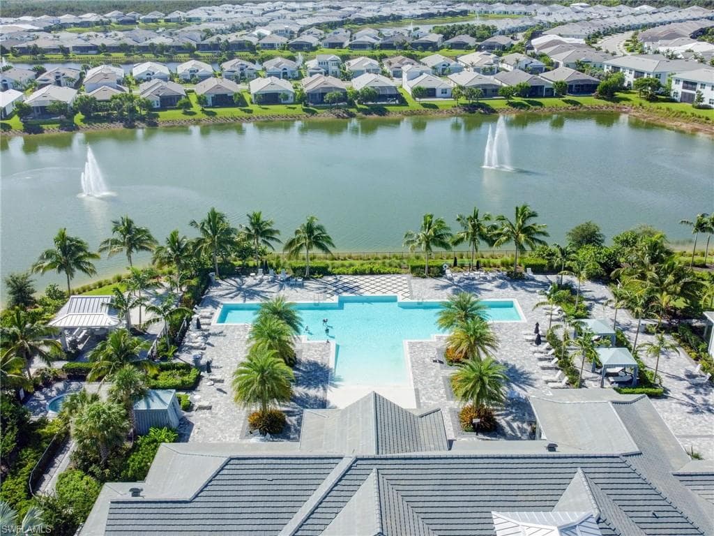 9257 Cayman DR-44