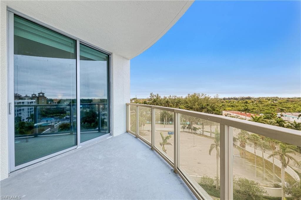 3000 Oasis Grand BLVD 701-13