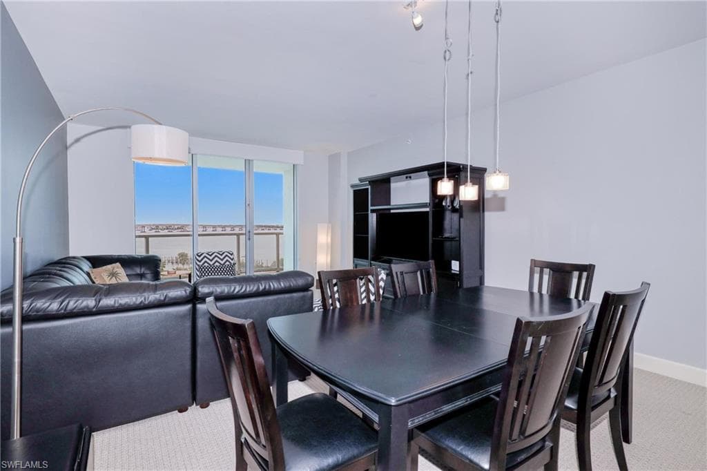3000 Oasis Grand BLVD 701-17