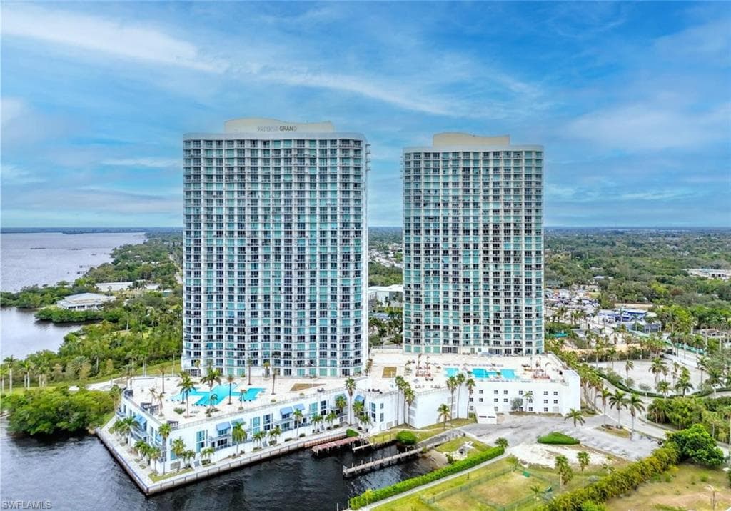 3000 Oasis Grand BLVD 701-49