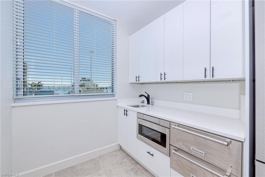 3000 Oasis Grand BLVD 701-40
