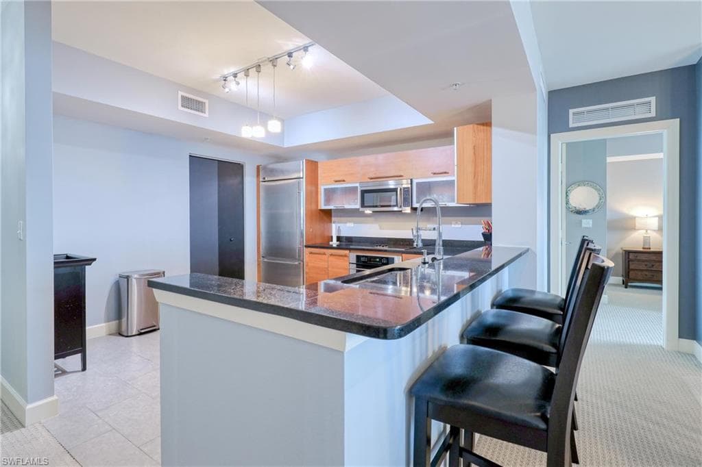 3000 Oasis Grand BLVD 701-4