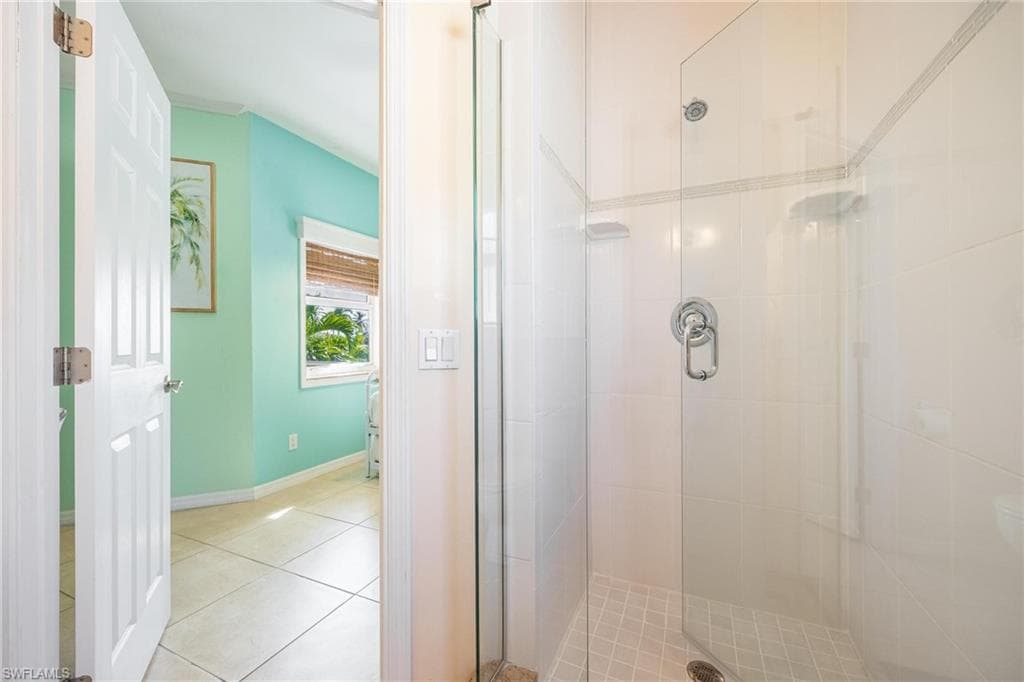 2761 Geary ST-27
