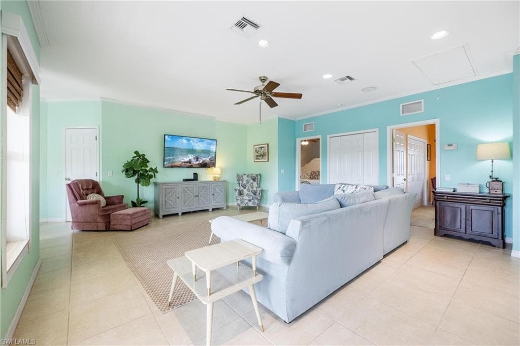 2761 Geary ST-10