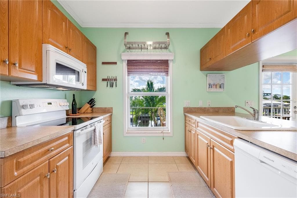 2761 Geary ST-18