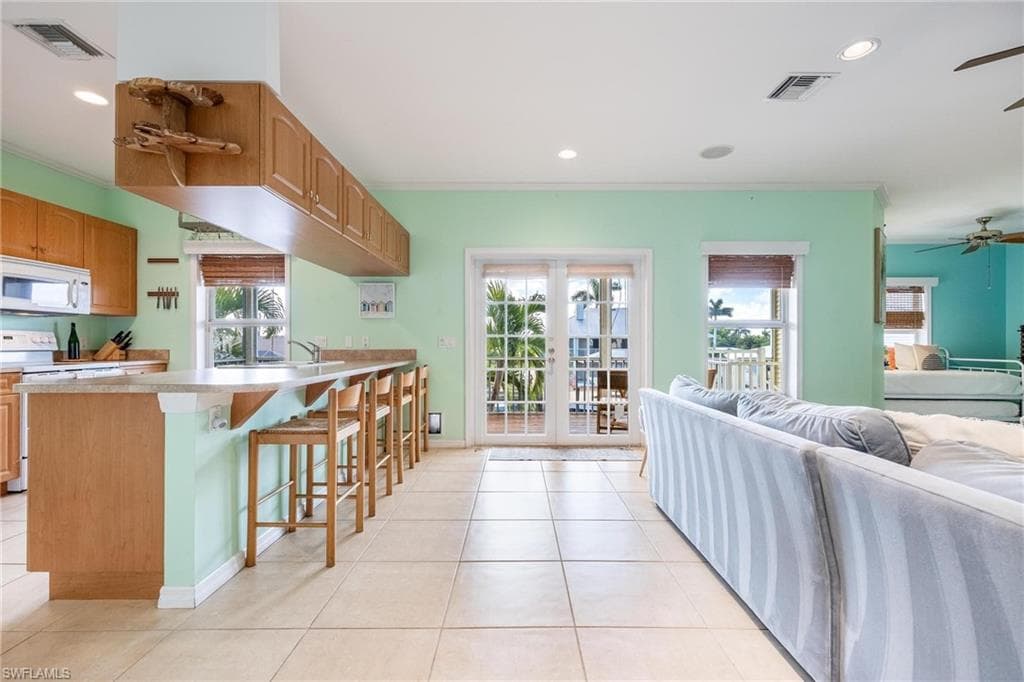 2761 Geary ST-11