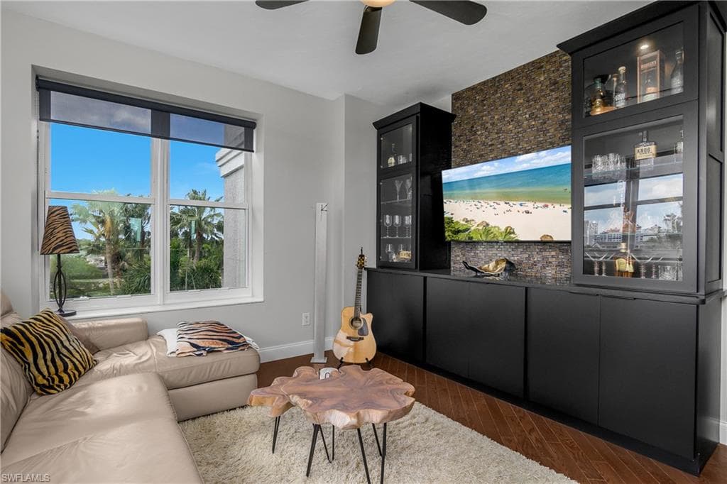 425 Cove Tower DR 504-17