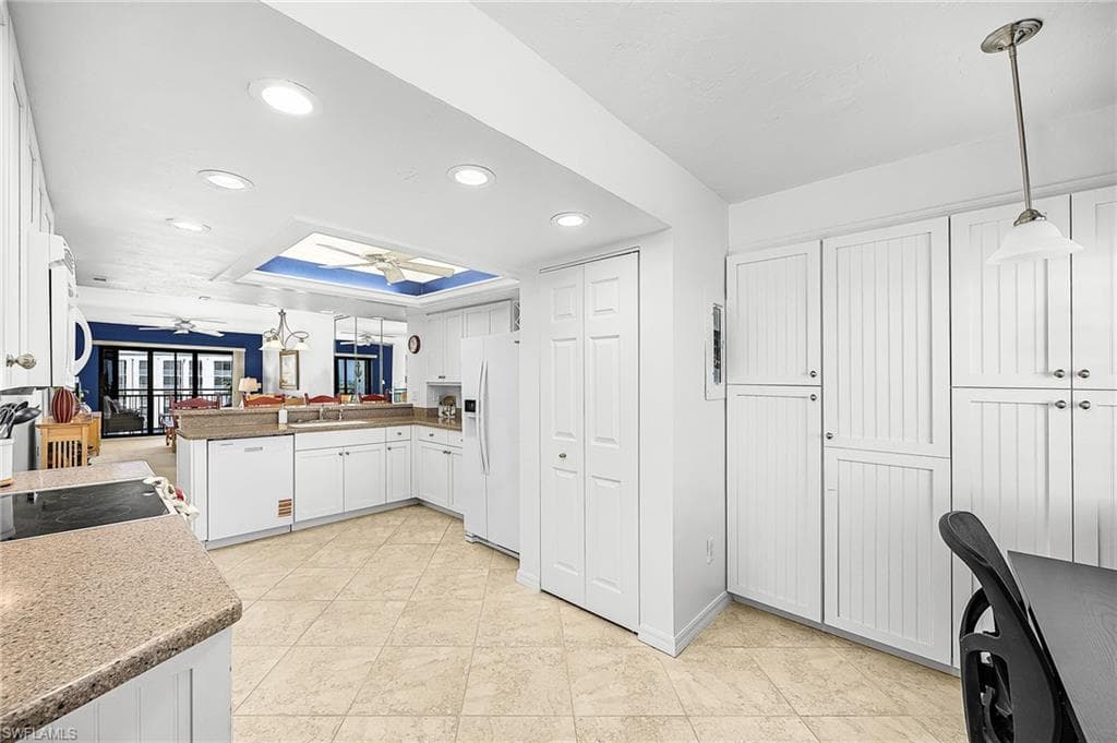 4265 Bay Beach LN 522-4