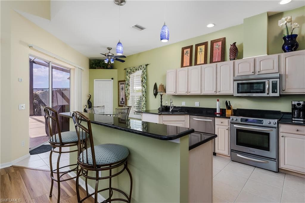 28460 Highgate DR-14