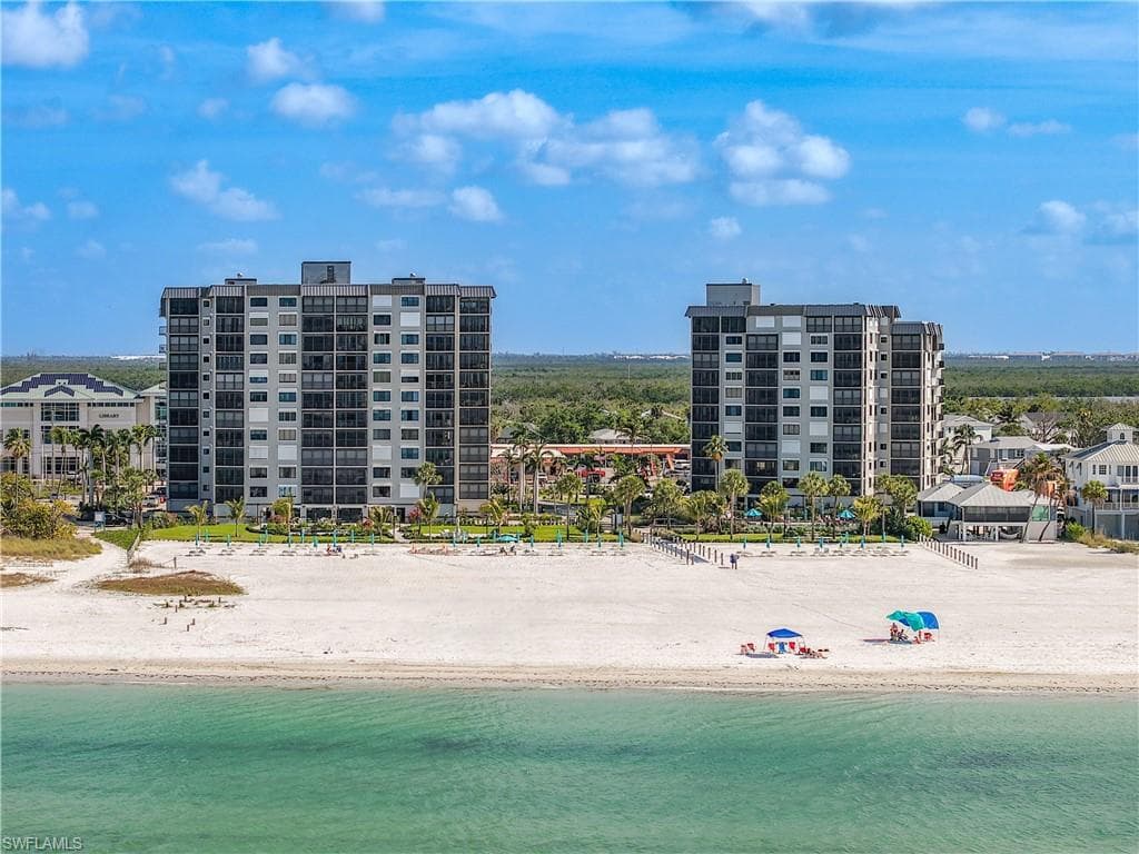2810 Estero BLVD 713-1