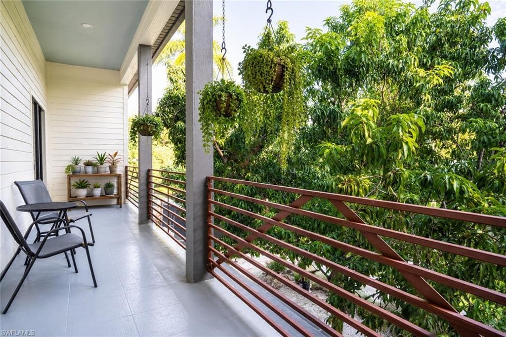 1561 Lynwood AVE-23
