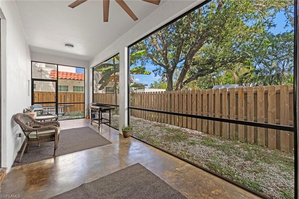 1561 Lynwood AVE-18