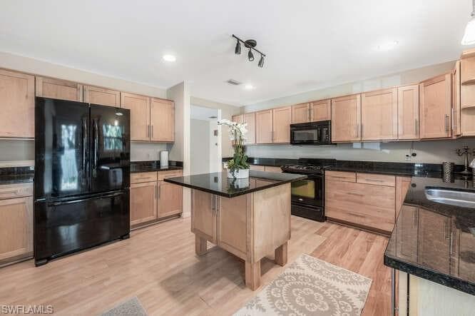 778 Broad CT S-14