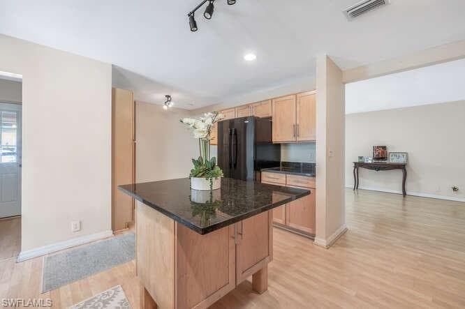 778 Broad CT S-15